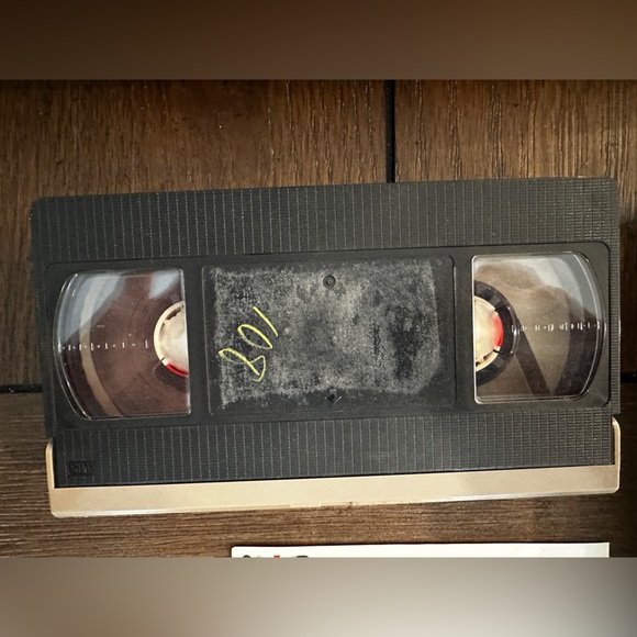 The Beatles "Let It Be" - VHS Format Official 1981 Magnetic Video - Picture 5 of 5